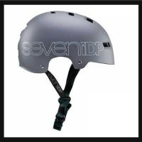 Dirt и BMX Каски